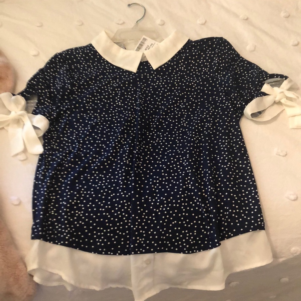 Blouse Peter pan collar, tie detail sleeves, keyhole button back, layered look